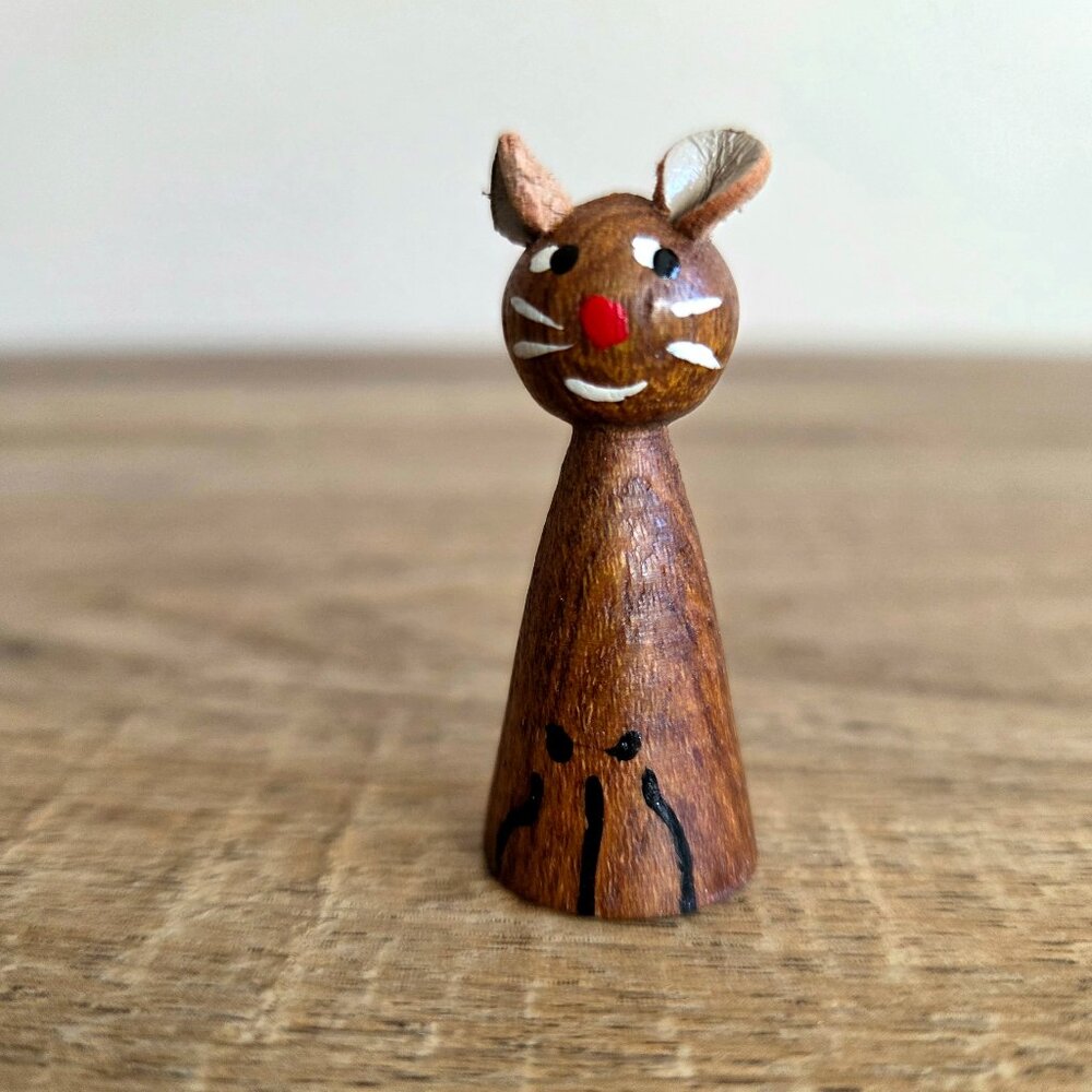 Vintage Danish teak wooden cat brooch/pin. Cat lovers gift. Animal collection.